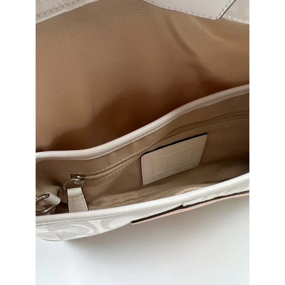 Coach Women's White/Ivory Vintage Optic Bumbleebee M053-1555 Shoulder Bag Purse